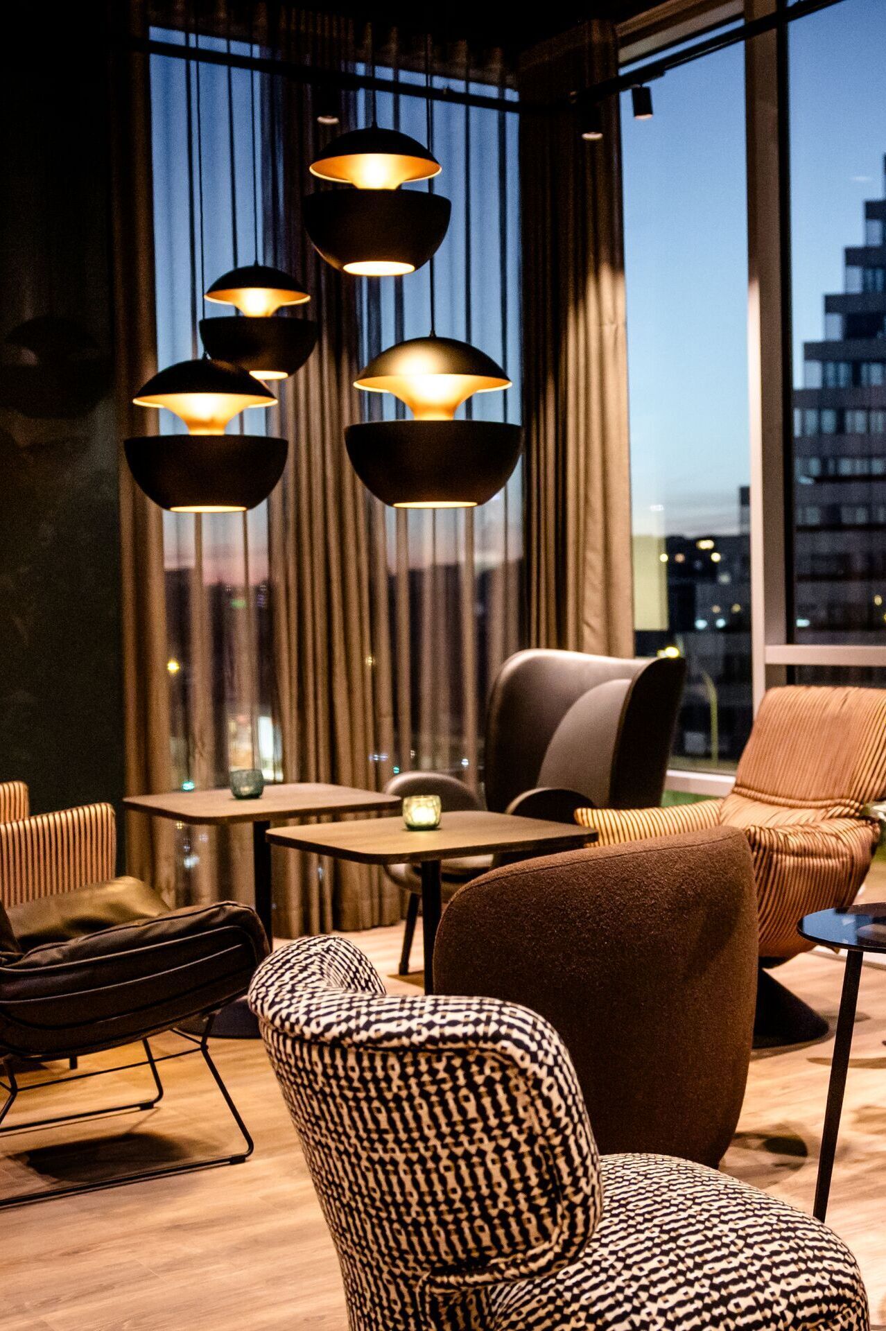 hotel Paris Porte de Versailles Motel One lounge sunset