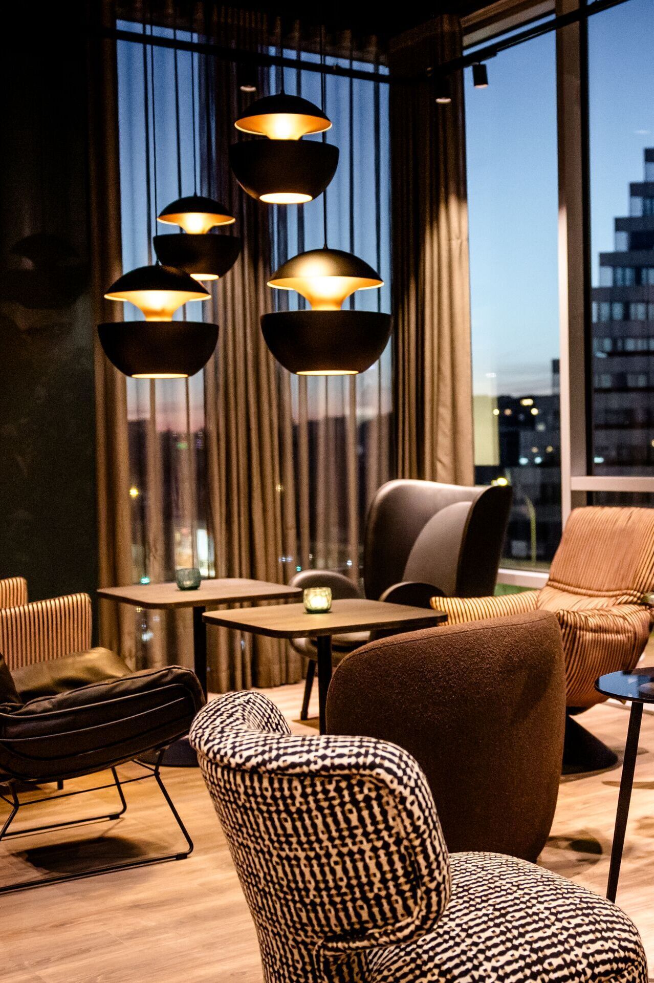 hotel Paris Porte de Versailles Motel One lounge sunset