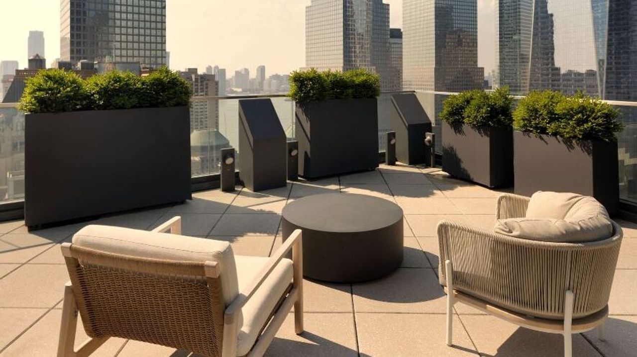 designhotel New York Downtown The Cloud One terrace with chairs and fantastic views
