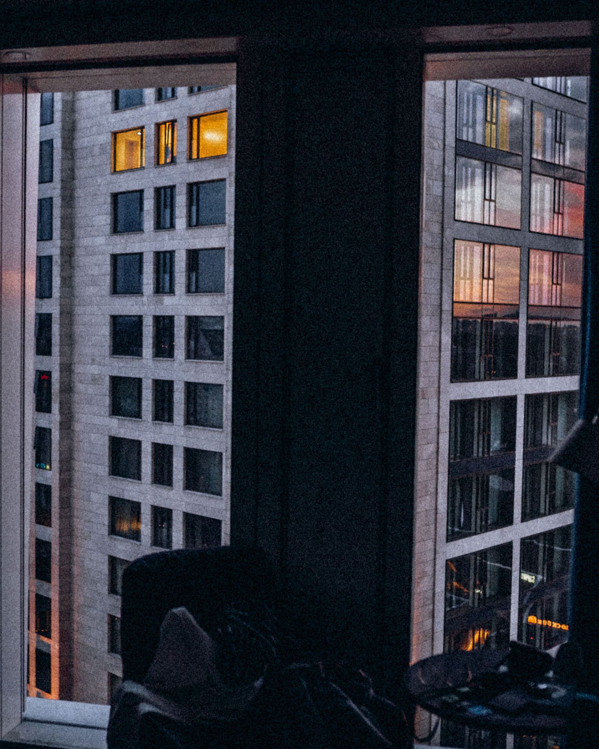 The Cloud One New York Downtown Blick aus dem Zimmer hinaus auf ein Hochhaus