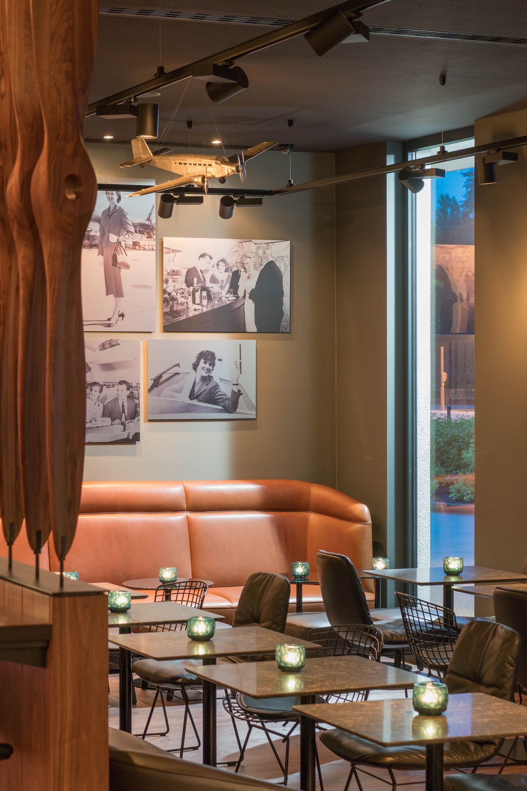 designhotel Hamburg Airport Motel One light-filled lounge with multiple seating areas