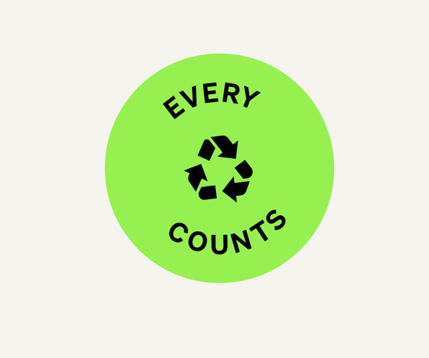 Grüner Kreis mit schwarzem Recycling-Symbol und dem Text „Every Counts“, der Umweltbewusstsein und Nachhaltigkeit betont.