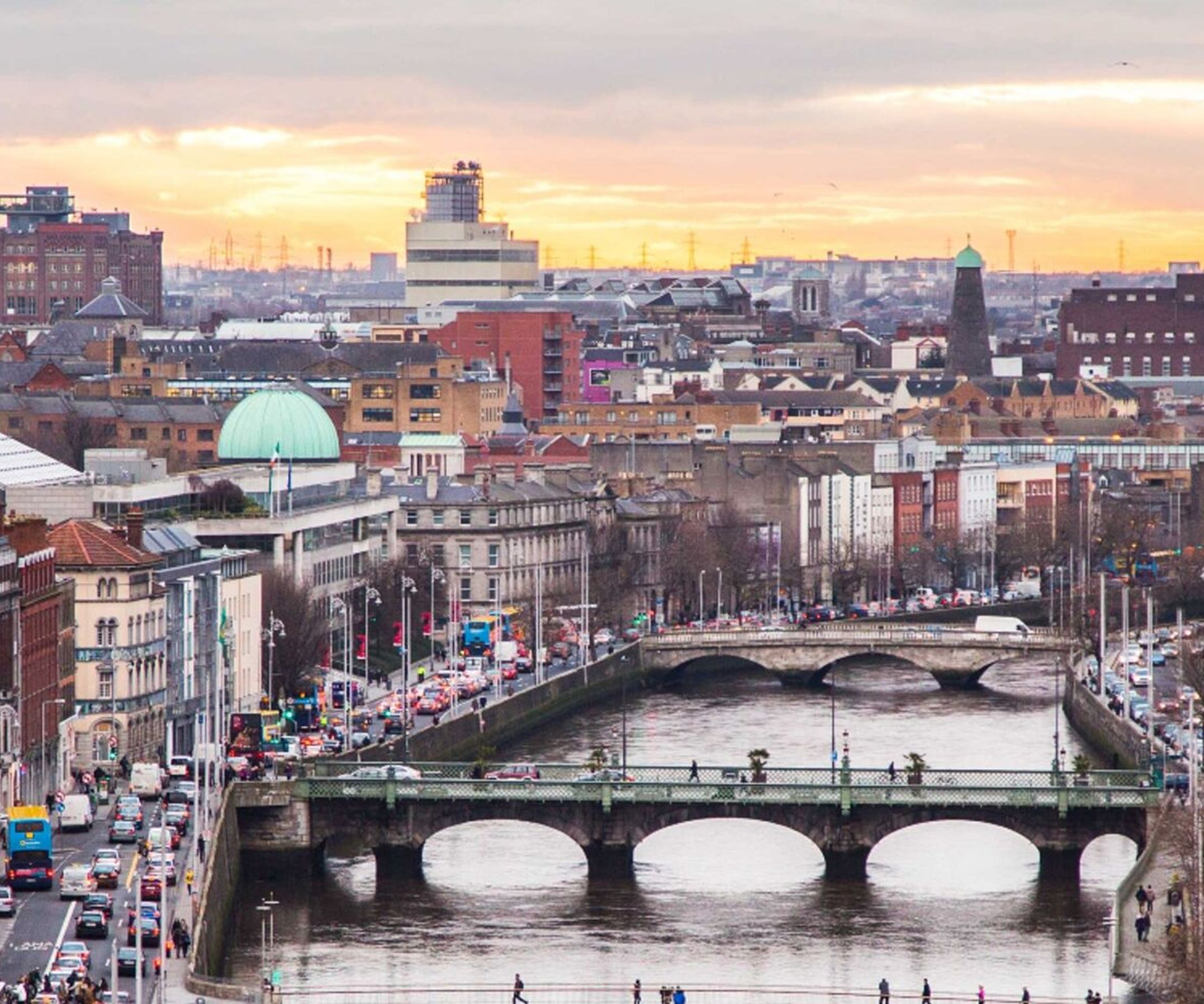 hotels Dublin Motel One city view with river Liffey