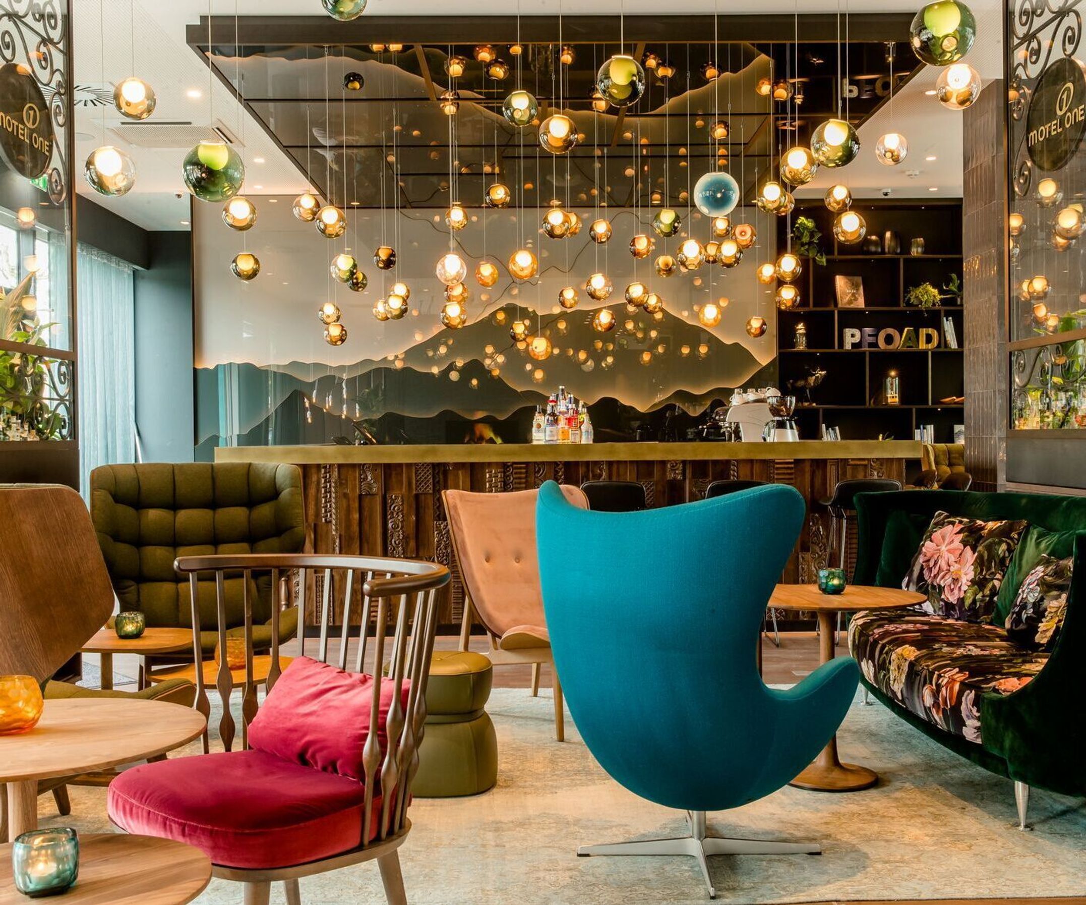 design Hotel Salzburg Süd Motel One lounge and bar