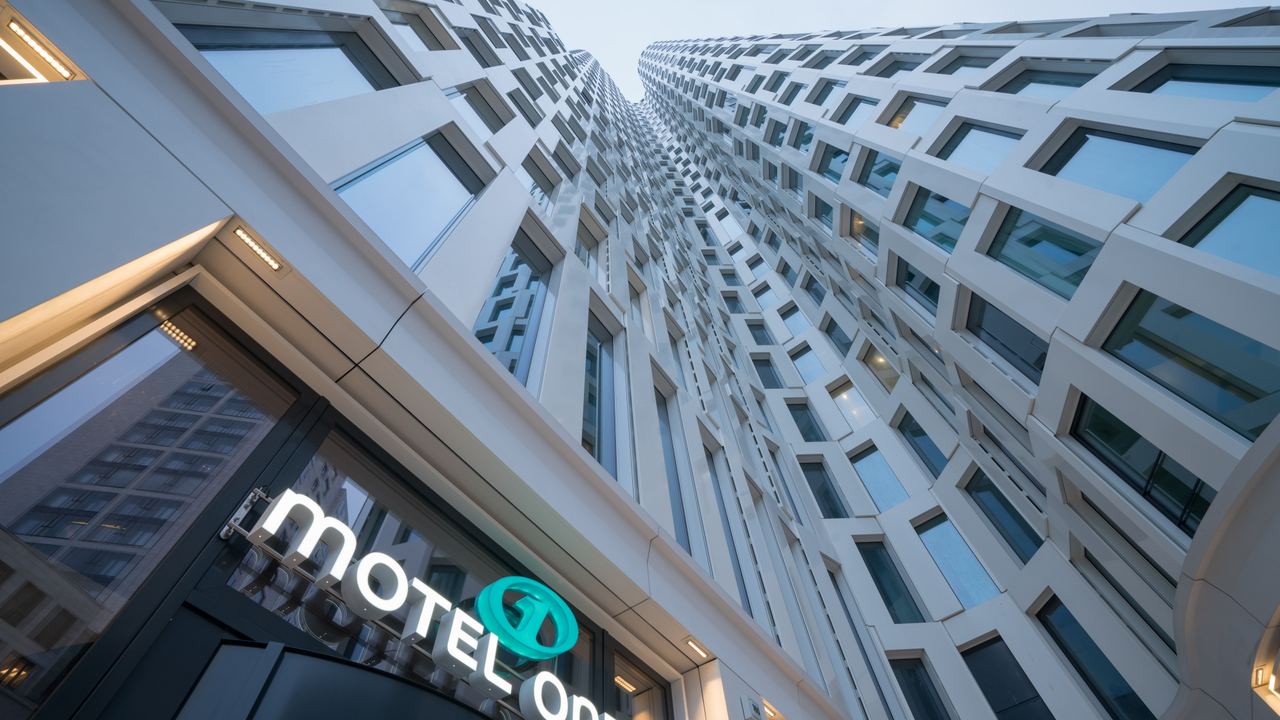 Hotel Berlin Upper West Motel One Fassade und Logo