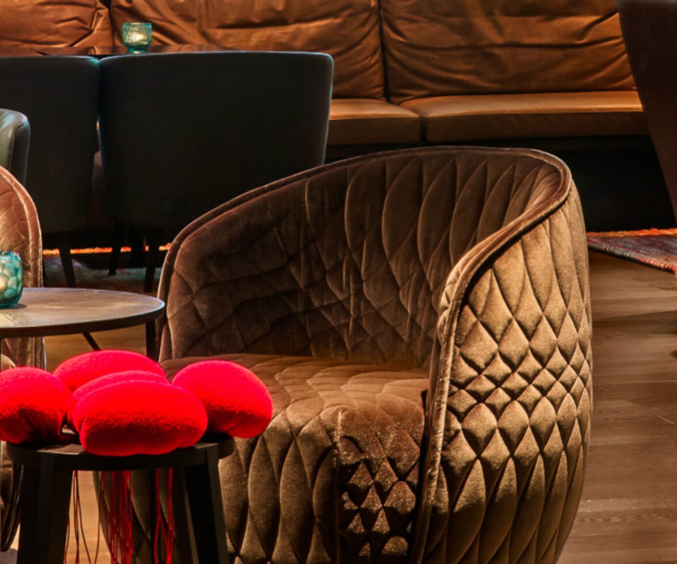 Hotel Freiburg Motel One Nahaufnahme auf mehrere Sessel