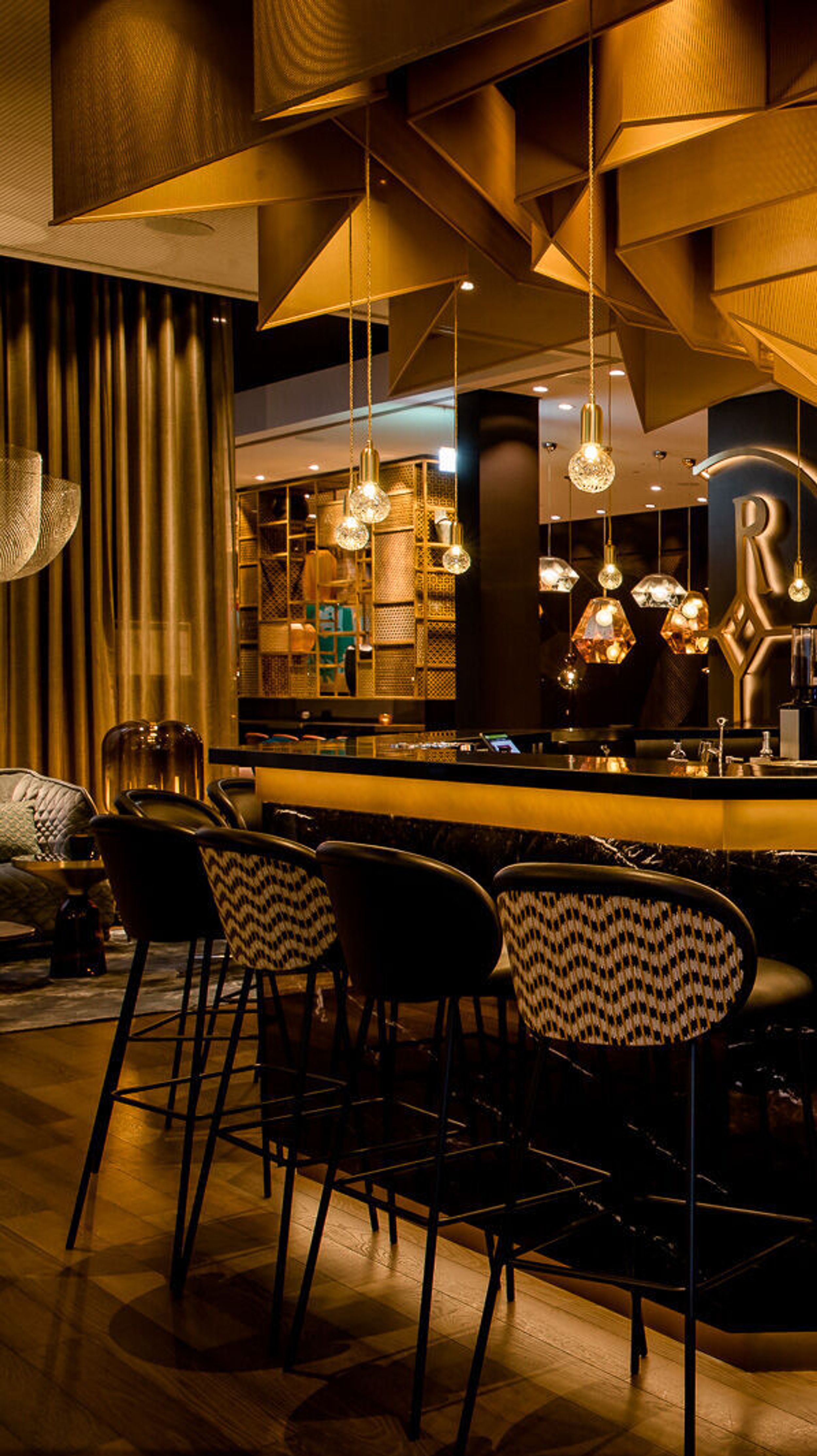 hotel Aachen Motel One bar area