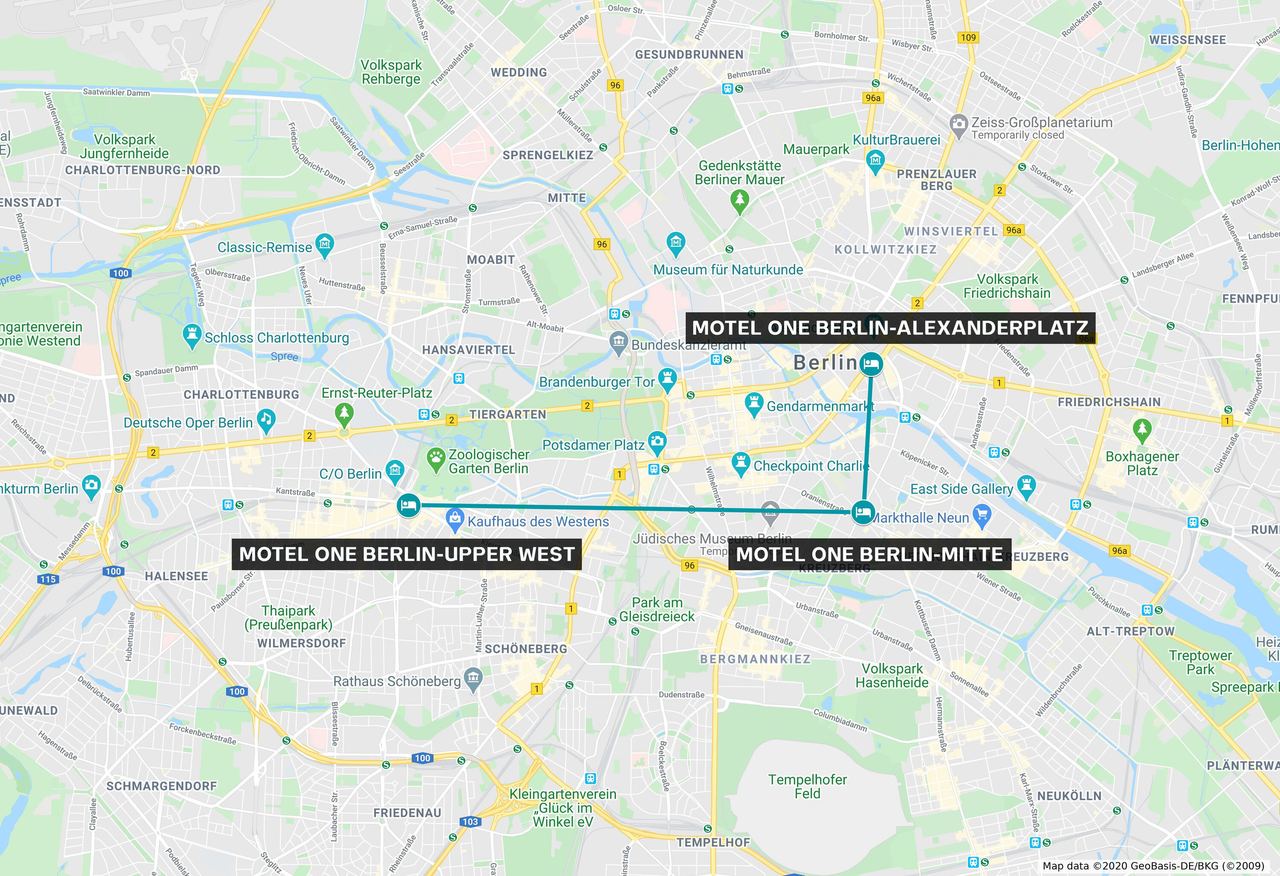 Karte von Berlin mit Markierungen der drei Motel One Standorte: Alexanderplatz im Zentrum, Upper West im Westen und Mitte im Süden, zur Orientierung für Hotelgäste.