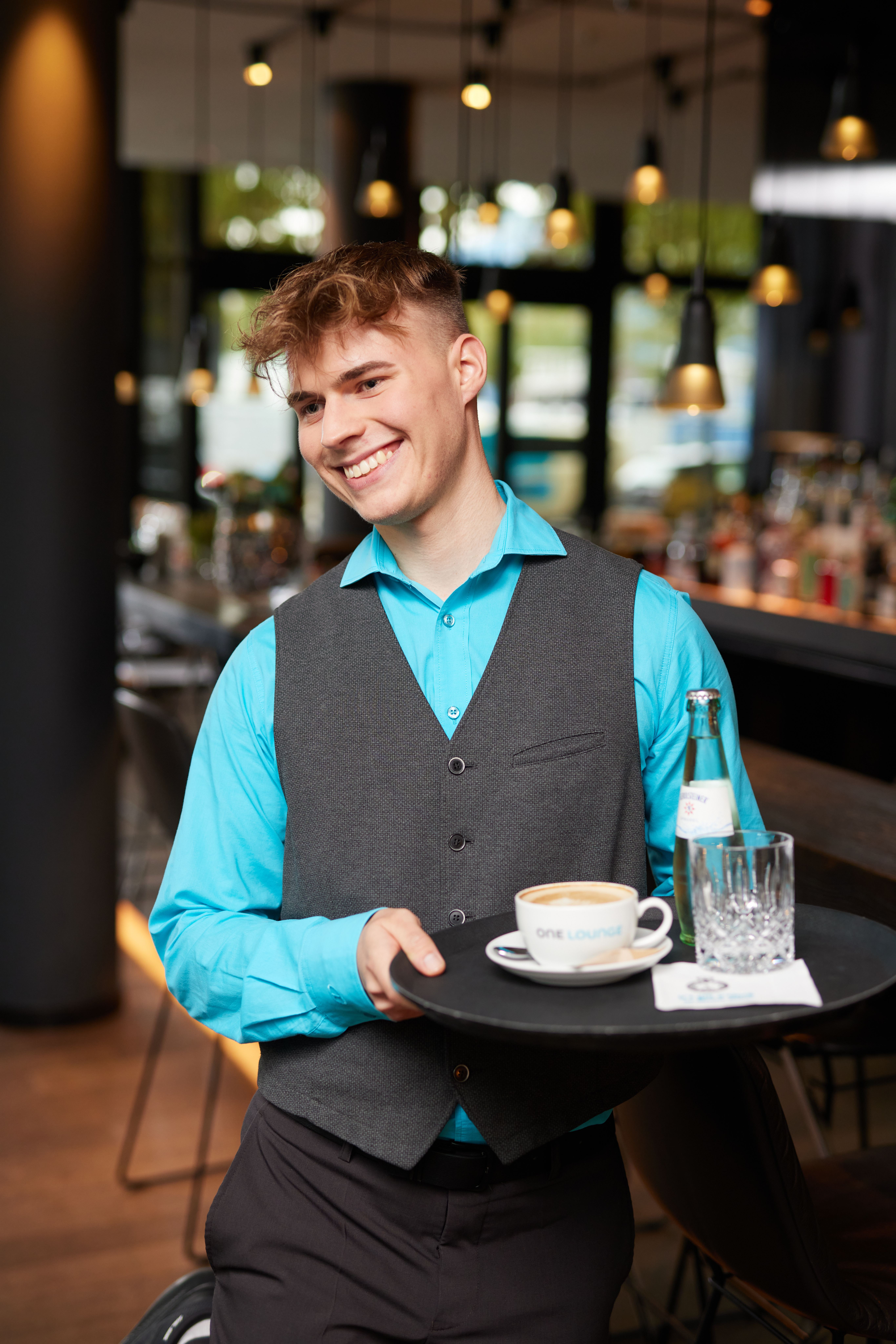 Motel One Auszubildender im Service Motel One Auszubildender im Service