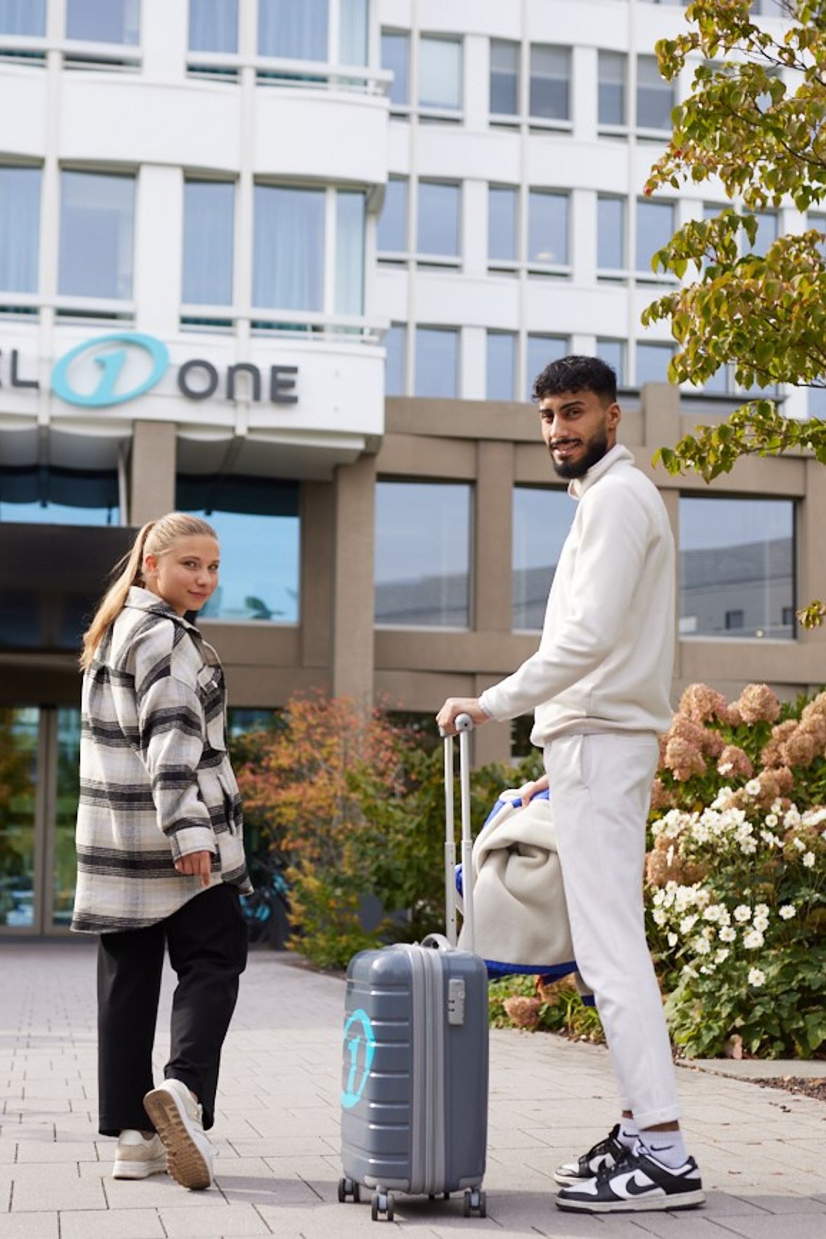 Work & Study Studierende auf dem Weg ins Motel One